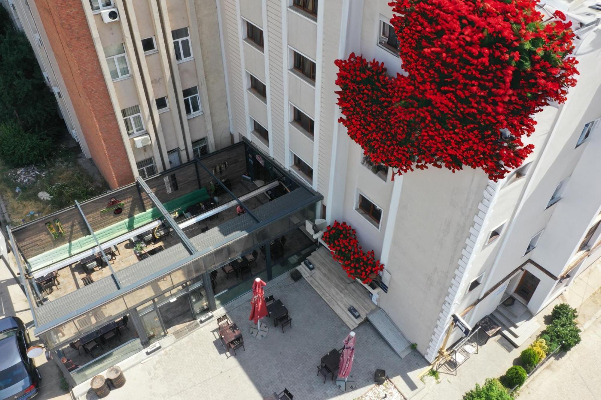 Mbi Travel Inn Craiova Exterior foto